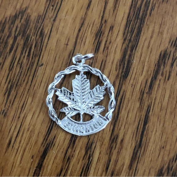 Edmonton Charm with maple leaf. Very cute little vintage charm in great shape. - Picture 3 of 7